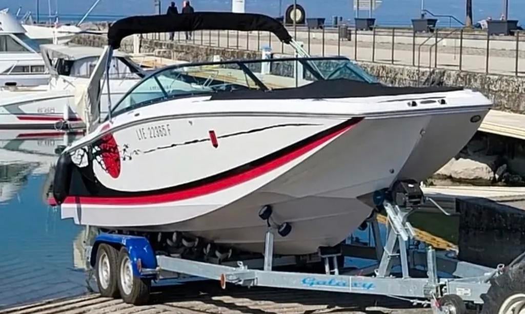 Four Winns 242 SL – Luxe Bowrider met V8 | Topstaat, Watersport en Boten, Ophalen of Verzenden, Zo goed als nieuw, 50 pk of meer