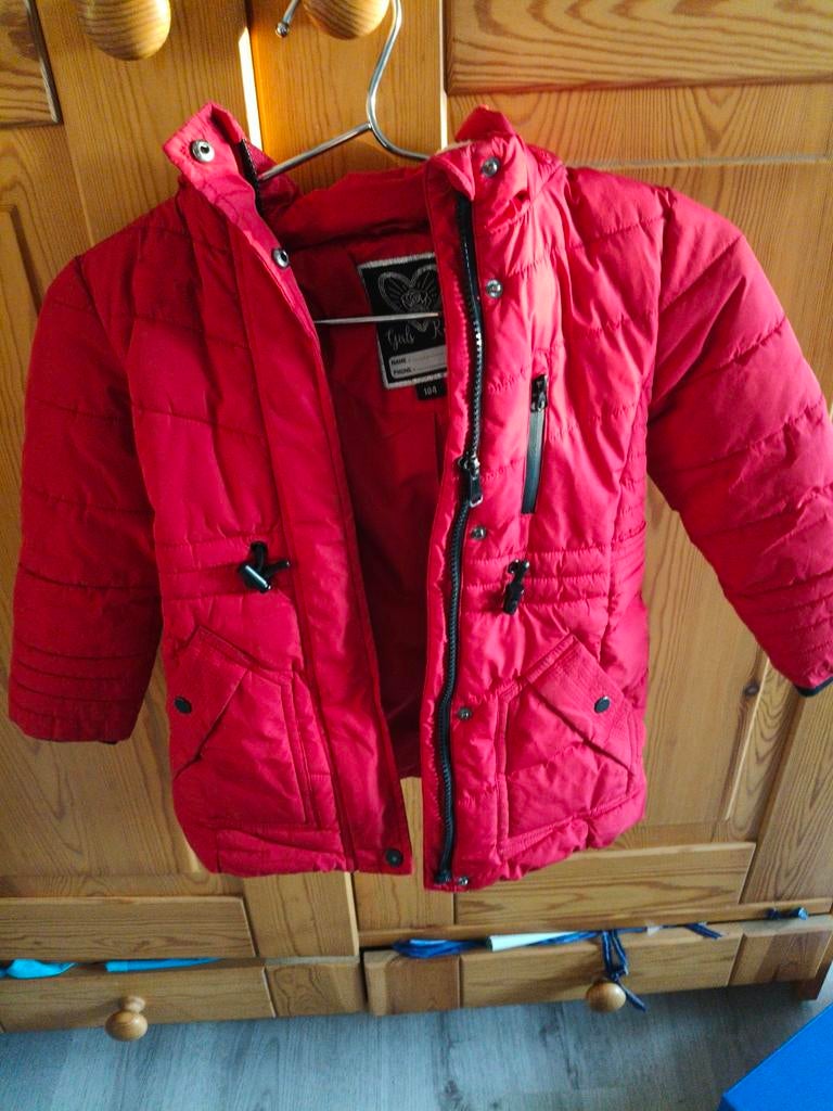 Rode winterjas voor meisjes, maat 104, Ophalen of Verzenden, Gebruikt, Girls Rock, Meisje