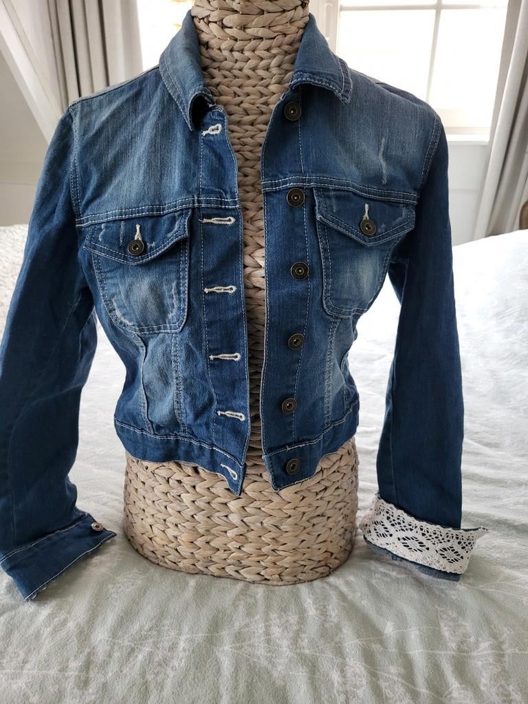 Rainbow spijkerjasje met kant mouw mt 38, Maat 38/40 (M), Rainbow, Blauw, Ophalen of Verzenden