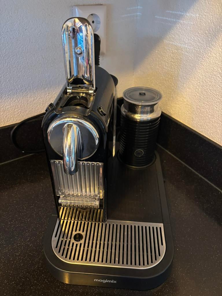 Nespreso Magimix CitiZ & Milk, Ophalen of Verzenden, Zo goed als nieuw, Koffiemachine