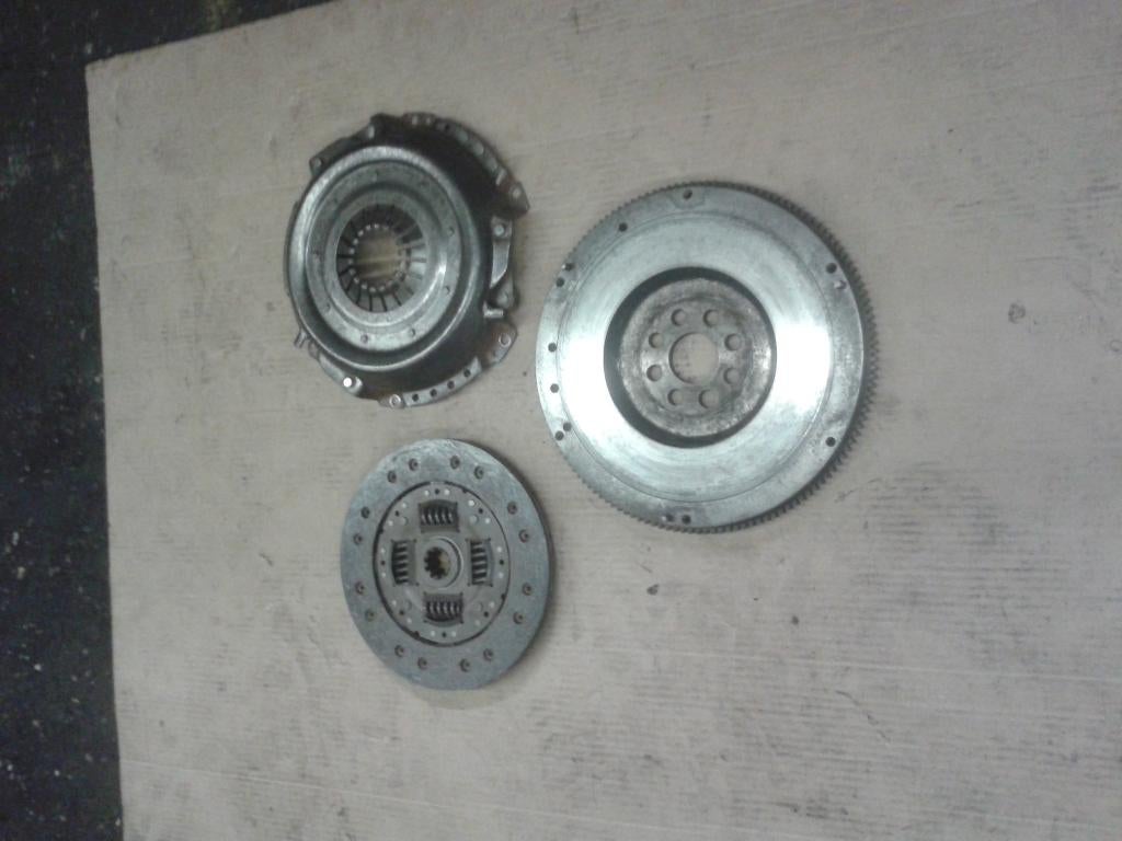 vlieg wiel met koppeling bmw e30 325i, Auto-onderdelen, Ophalen of Verzenden, Nieuw, BMW