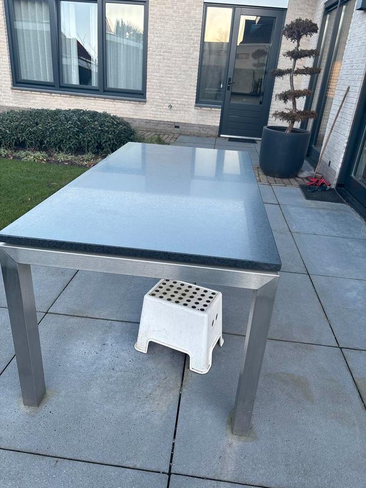 Moderne tuintafel met RVS onderstel en granieten blad, Tuin en Terras, Tuintafels, Gebruikt, Rechthoekig, Rvs, Ophalen of Verzenden