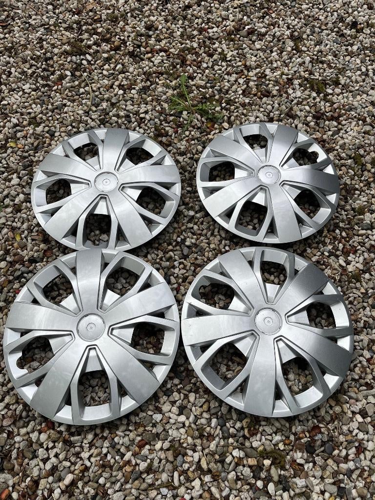 Wieldoppen 16" oa voor Ducato, Caravans en Kamperen, Ophalen, Zo goed als nieuw