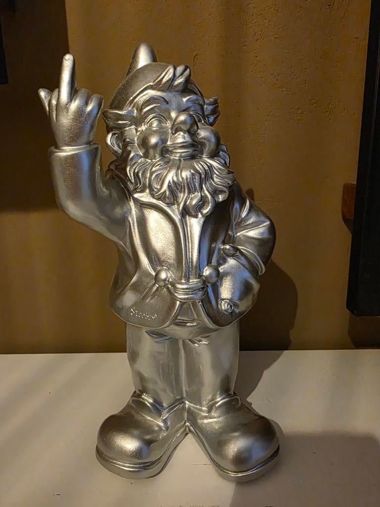 Zilverkleurige tuinkabouter met middelvinger, Ophalen of Verzenden