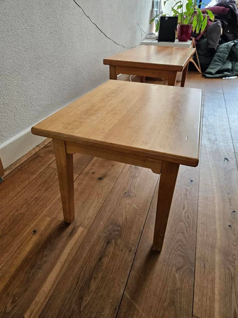 Handgemaakte bijzettafel van kersenhout, Huis en Inrichting, Tafels | Bijzettafels, 45 tot 60 cm, Minder dan 55 cm, Gebruikt, Vierkant