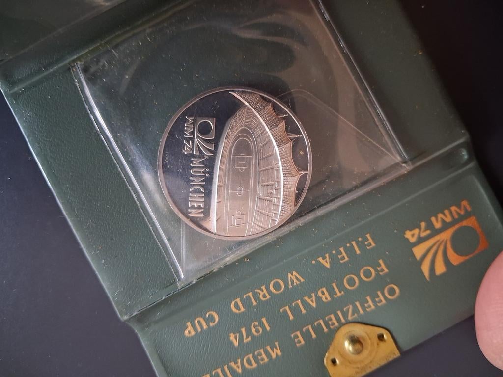 WC 1974 medaille München munt wk voetbal, Ophalen of Verzenden, Overige materialen