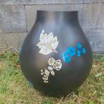 Ikea vaas Hella Jongerius zwart met bloemen., Ophalen, Zwart, Aardewerk of Porselein, Zo goed als nieuw