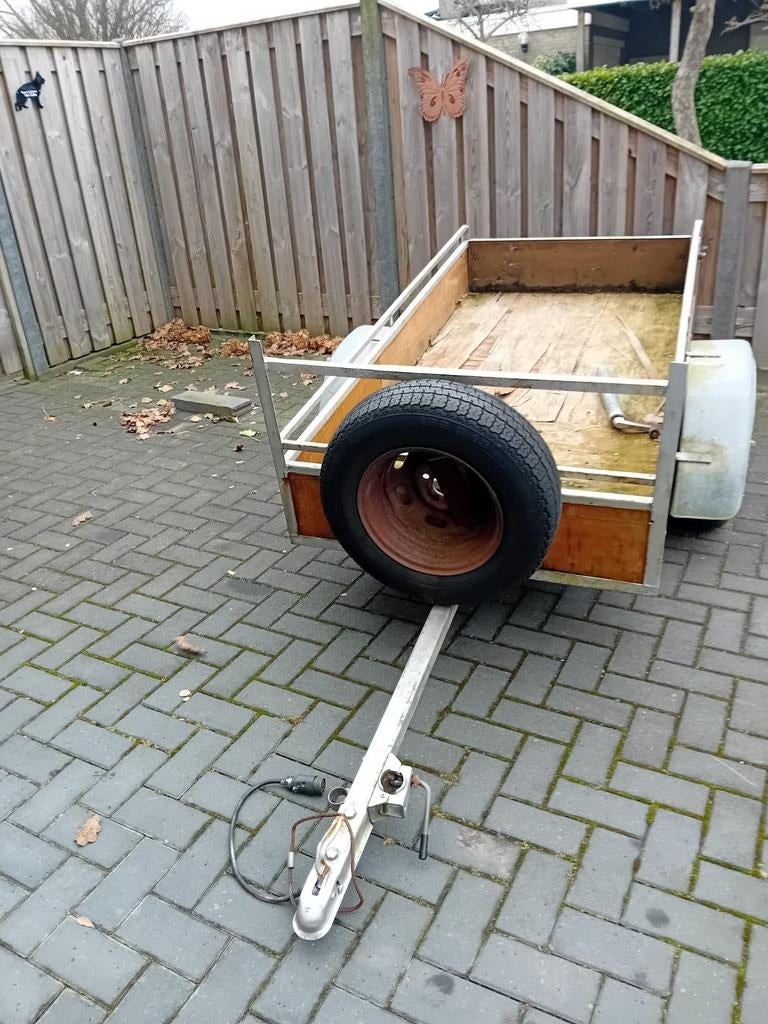 Aanhanger opknapper, Ophalen