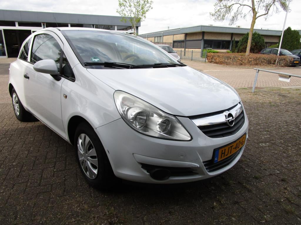 Opel Corsa 1.2 16V 3D 2009 Inruil koopje 650 Euro 115495 Km, Auto's, Opel, Voorwielaandrijving, Zwart, 1229 cc, Wit