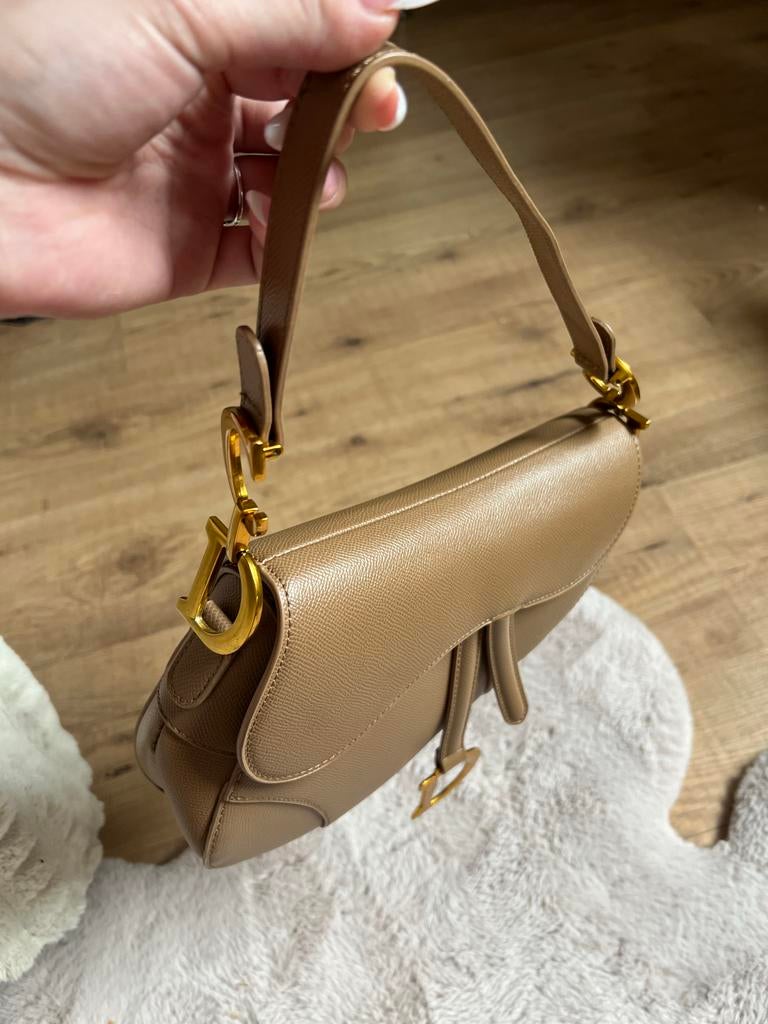 Dior Saddle Bag in Bruin Leer, Sieraden, Tassen en Uiterlijk, Tassen | Damestassen, Ophalen of Verzenden, Zo goed als nieuw, Bruin