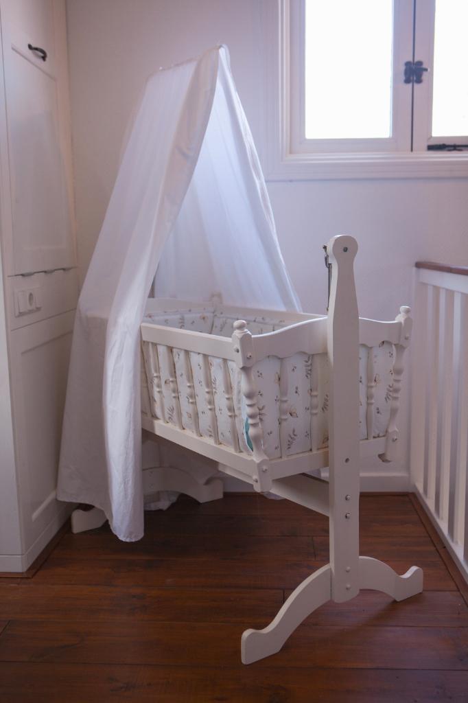 Houten wieg, Kinderen en Baby's, Babywiegjes en Ledikanten, Ophalen, Gebruikt, Wieg