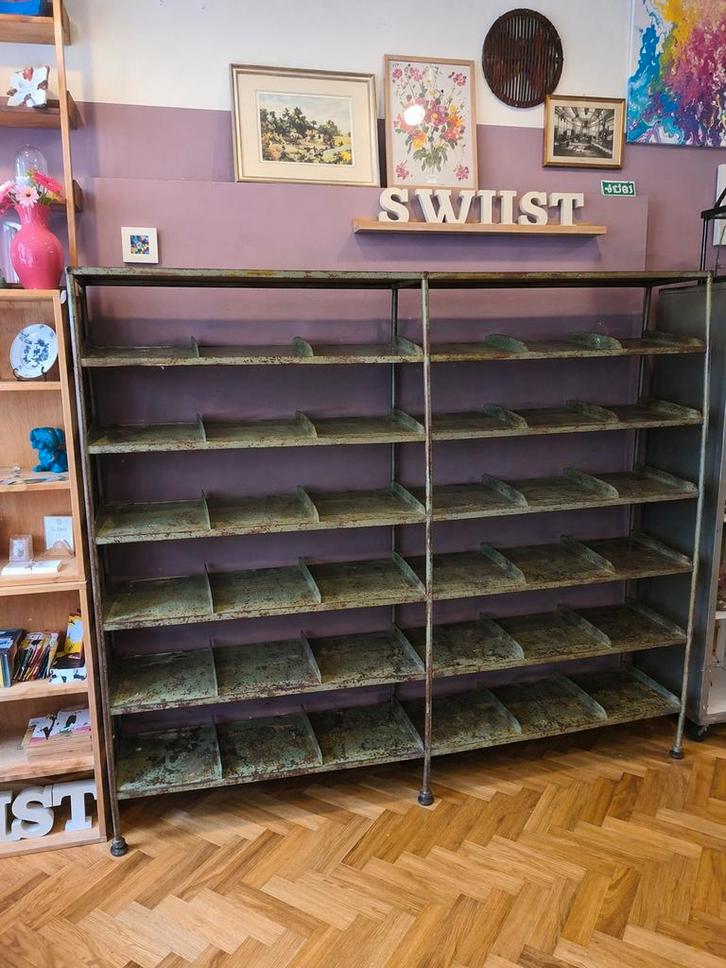 Industriële oude kast, Huis en Inrichting, Kasten | Stellingkasten, Ophalen