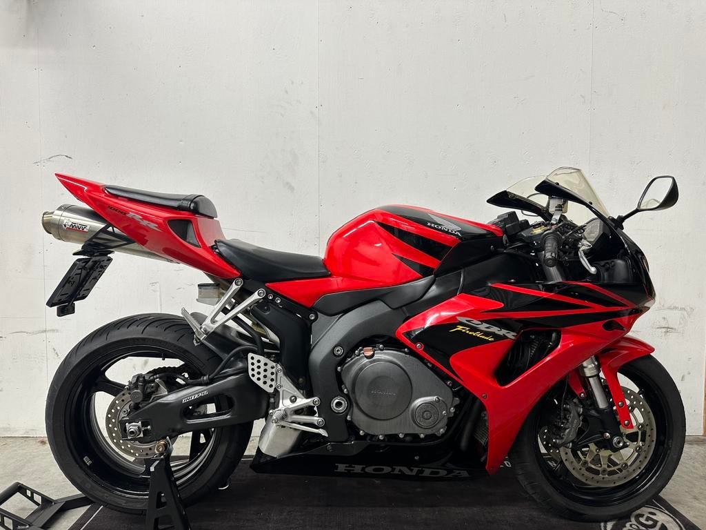 Honda CBR 1000 RR SC57 2006 Facelift met Mivv demper, 4 cilinders, Motorrijbewijs A, Bedrijf, Super Sport