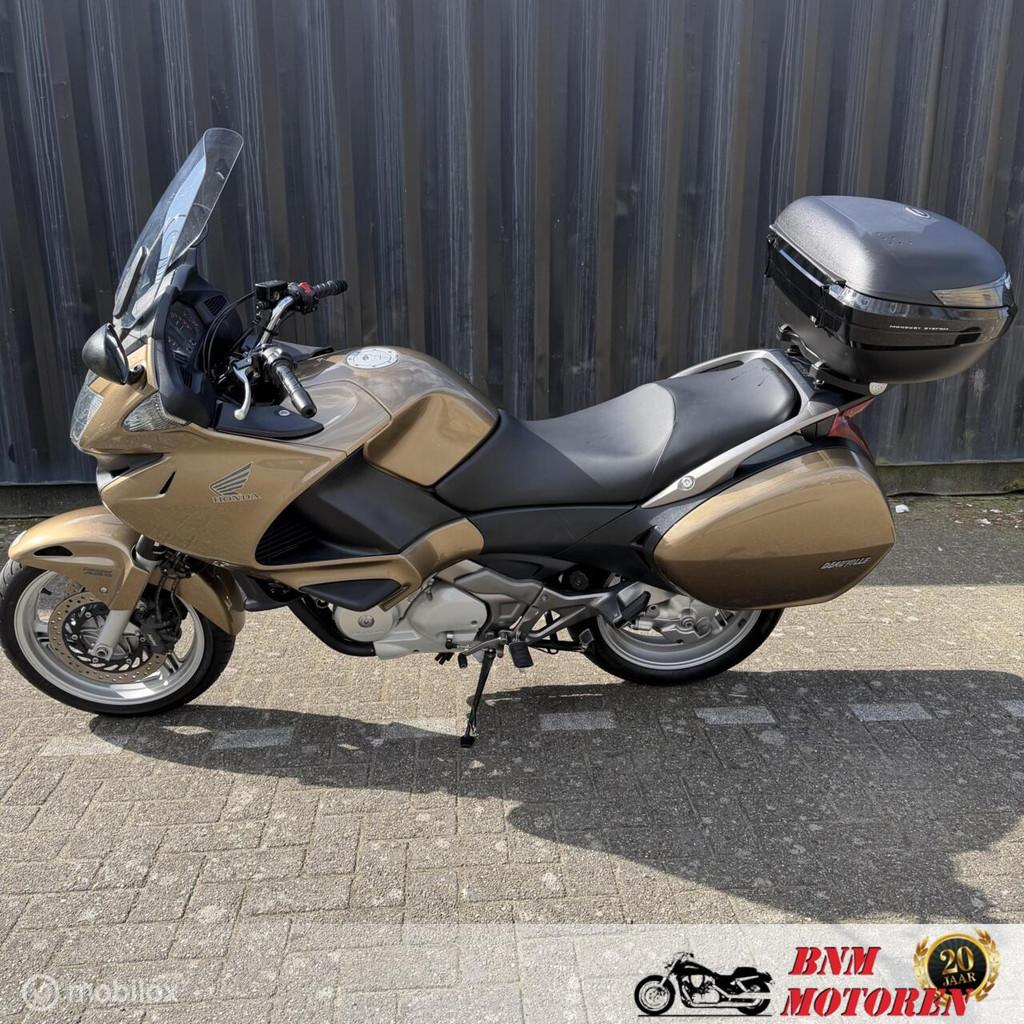 Honda NT 700 Deauville, Motoren, Motoren | Honda, Bedrijf, Meer dan 35 kW, Toermotor, ABS