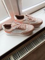 Mooie nieuwe sneakers van Tamaris, Ophalen of Verzenden, Nieuw, Beige, Sneakers of Gympen