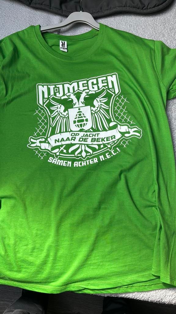 Gezocht: dit shirt in het rood en/of zwart!, Kleding | Heren, Ophalen of Verzenden, Zo goed als nieuw, Rood