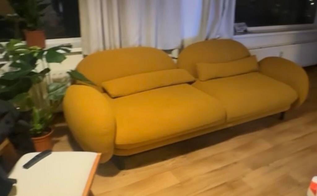 3 zits bank okergeel 2.40cm, Huis en Inrichting, Ophalen, Zo goed als nieuw, 75 tot 100 cm, Tweepersoons