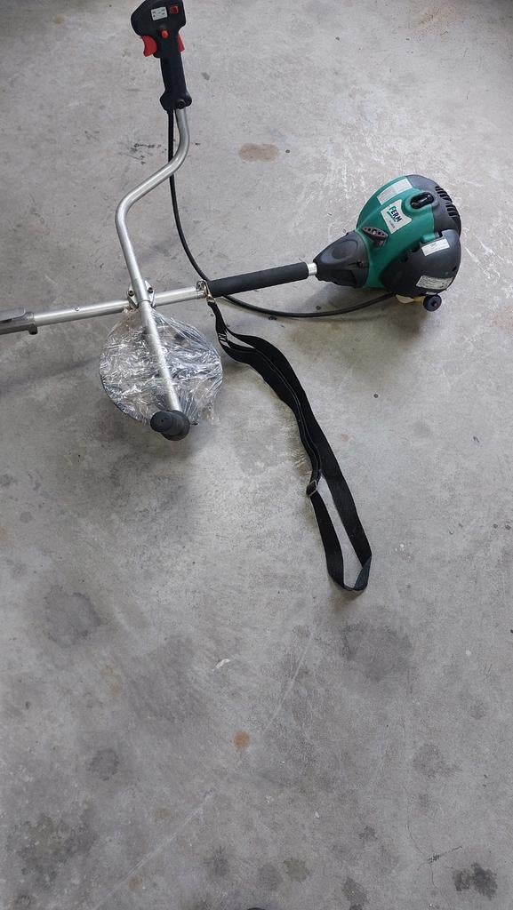 Ferm bosmaaier, Ophalen, Zo goed als nieuw, Benzine