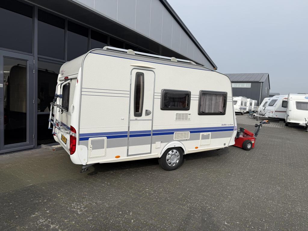 Hobby Excellent Easy 400 SF Vast Bed + Zit + WC 900KG leeg !, Caravans en Kamperen, Caravans, Schokbreker, Hobby, Bedrijf, Treinzit