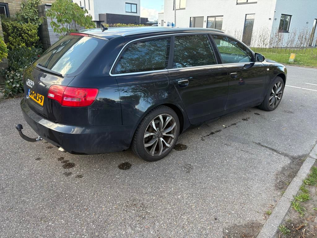 Audi A6 2.7 TDI 132KW Avant AUT 2007 Zwart, Auto's, Audi, 1800 kg, 2698 cc, 179 pk, Zwart