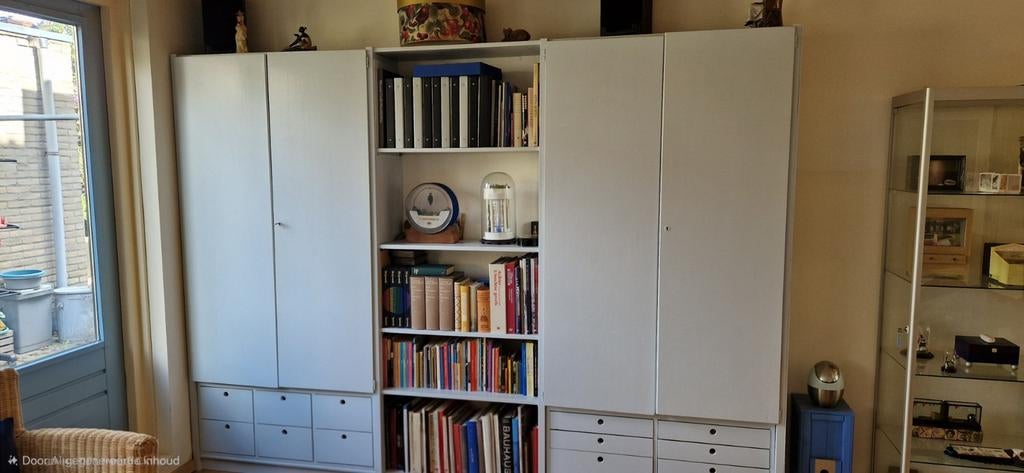 Grote Lundia kast, Ophalen, Gebruikt, 25 tot 50 cm, 200 cm of meer