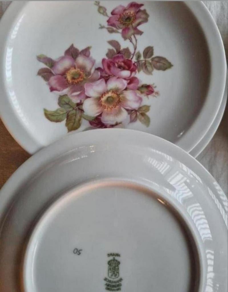 Schumann Arzberg witte borden boeket roze roosjes, Ophalen of Verzenden