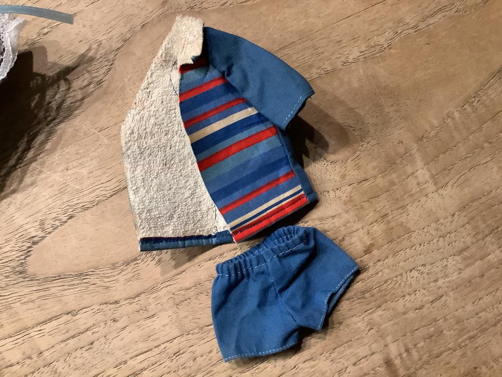 Barbie ricky kleertjes, Ophalen of Verzenden, Gebruikt, Kleertjes