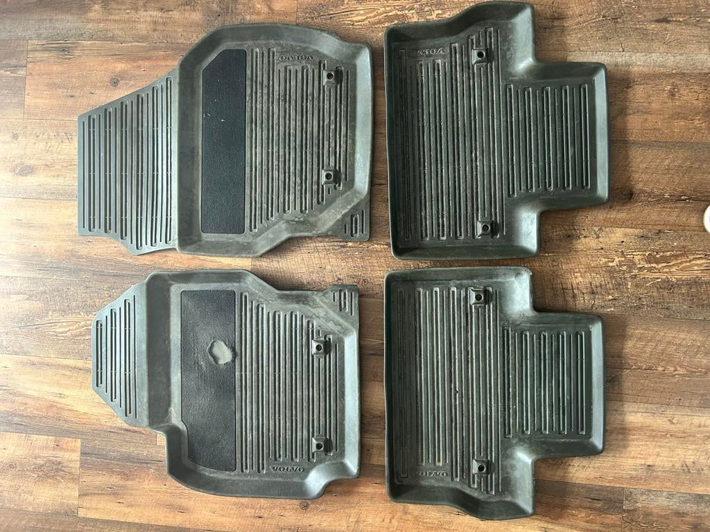 Rubbermatten Volvo V70 XC70 III (2007-2016) voor en achter, Ophalen, Gebruikt, Volvo