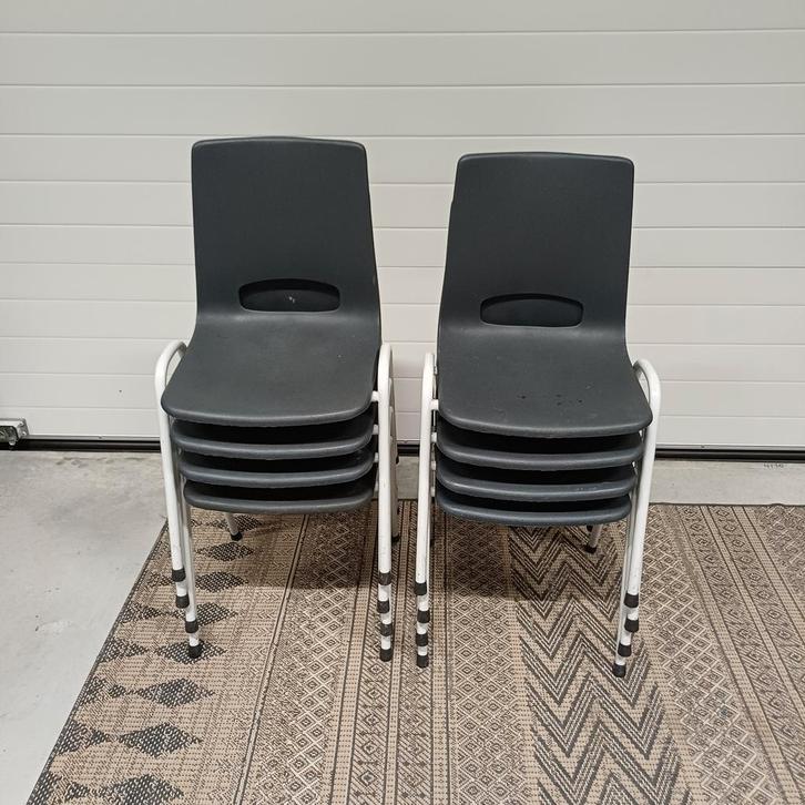 8 x stapelstoelen partij stoelen keet of werkplaats stoelen, Huis en Inrichting, Stoelen, Gebruikt, Vijf, Zes of meer stoelen