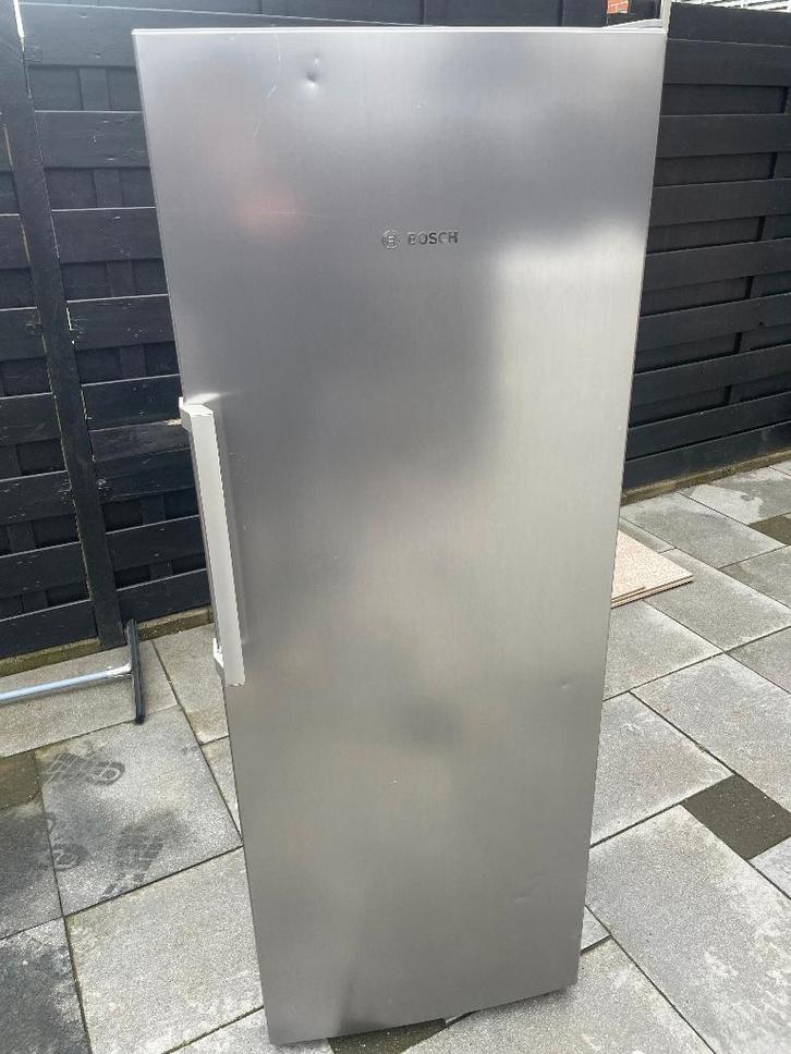 Bosch koelkast vrijstaand, Witgoed en Apparatuur, Koelkasten en IJskasten, Zo goed als nieuw, Zonder vriesvak, 200 liter of meer