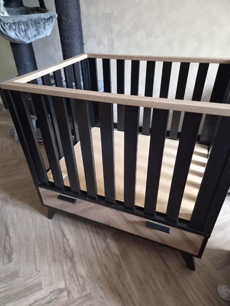 Stevige box met lade, klaar voor een volgende ronde!, Ophalen, Gebruikt, Vierkant, Lade