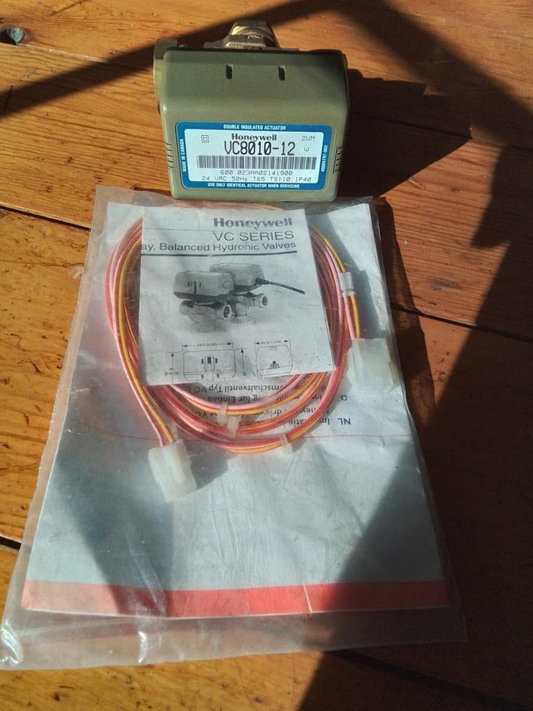 Honeywell driewegklep 28 mm  nieuw !, Doe-het-zelf en Verbouw, Verwarming en Radiatoren, Minder dan 30 cm, Overige typen, Nieuw