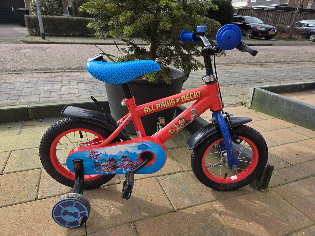 Paw Patrol Kinderfiets met Zijwieltjes en Terugtraprem, Fietsen en Brommers, Fietsen | Kinderfietsjes, Paw Patrol, Zijwieltjes