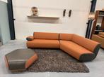 Leolux Guadalupe Hoekbank Oranje stof Groen leer Design Bank, Leolux, Hoekbank, Nieuw, Ophalen of Verzenden