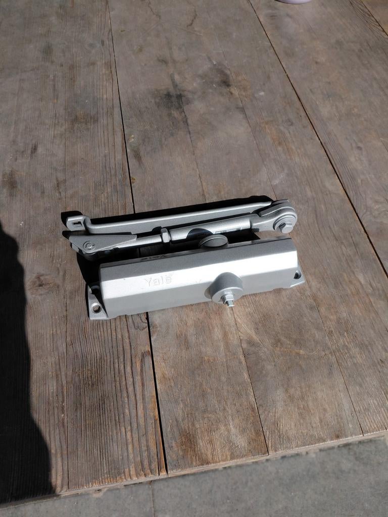 Yale Deurdranger nieuw, Ophalen of Verzenden, Nieuw, Slot