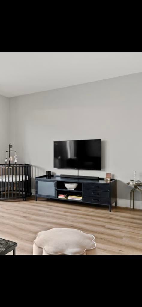 Modern Zwart tv meubel staal, Huis en Inrichting, Kasten | Televisiemeubels, Ophalen, Zo goed als nieuw, 25 tot 50 cm, Minder dan 100 cm