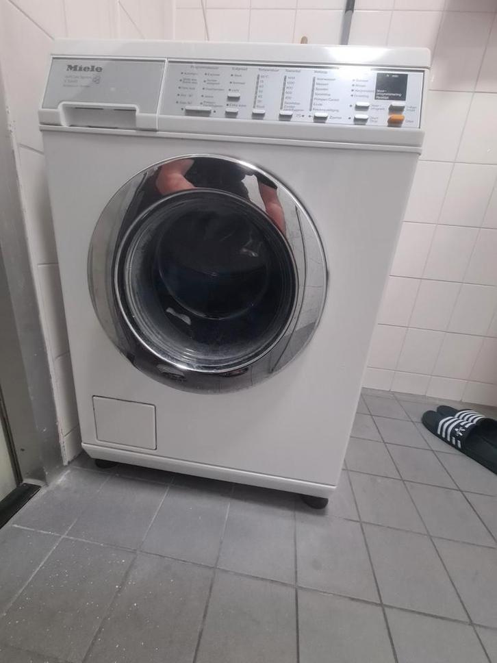 Miele Wasmachine V 5845 SoftCare System, Witgoed en Apparatuur, Wasmachines, Zo goed als nieuw, Voorlader, 6 tot 8 kg, 85 tot 90 cm