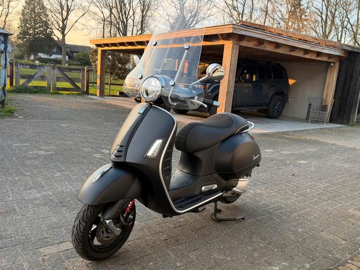 Vespa GTS 300 Supertech - Mat Zwart, Motoren, Motoren | Piaggio, Bedrijf, Scooter, 1 cilinder, Ophalen