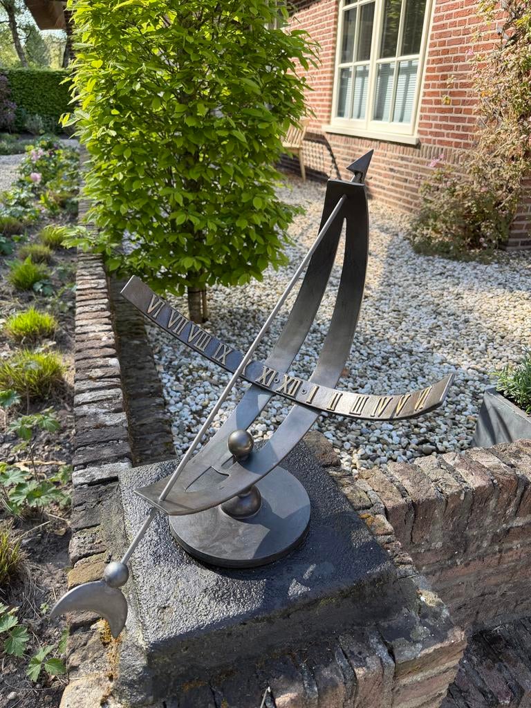 Prachtige bronzen zonnewijzer voor tuin of terras, Ophalen, Zo goed als nieuw