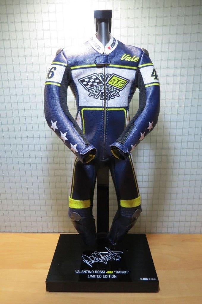Valentino Rossi Dainese overall ranch Tavullia 1:4, Commerciale@vr46racing.com, Nieuw, Ophalen of Verzenden, 61121 Pesaro PU Italy