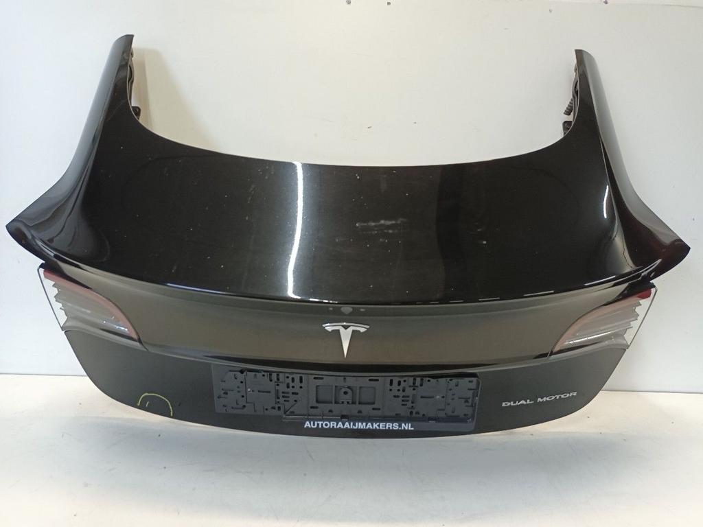 Achterklep Tesla Model 3, Onderdelen@venauto.nl, Van der Ven Autorecycling B.V., Gebruikt, Ettenseweg 76, 4706 PB Roosendaal, The Netherlands