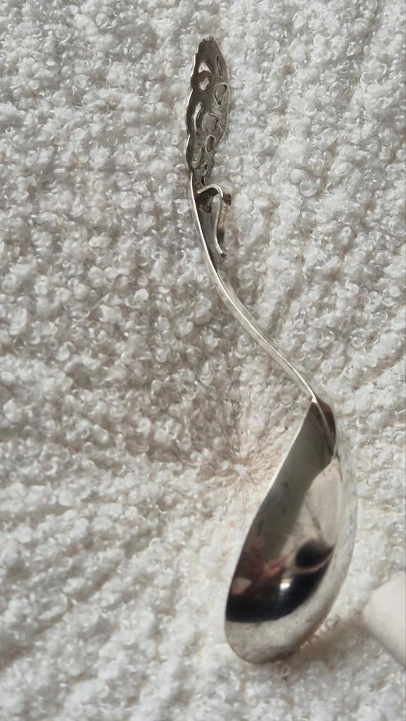 Mooie roomlepel van zilver, minerva, leeuwtje en jaarletter, Ophalen of Verzenden