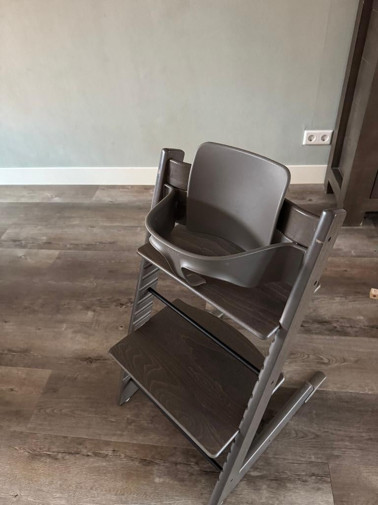 Tripp Trapp met babyset Hazy Grey, Kinderen en Baby's, Kinderstoelen, Ophalen, Zo goed als nieuw, Meegroeistoel