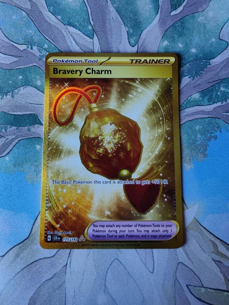 Pokemon stellar crown bravery charm trainer 175/142, Ophalen of Verzenden, Nieuw, Losse kaart, Foil