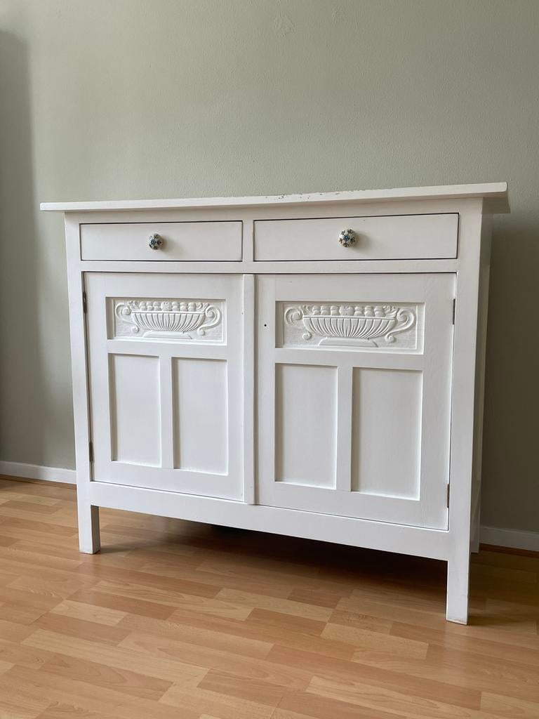 Stevig dressoir/commode, Huis en Inrichting, Kasten | Dressoirs, Gebruikt, 150 tot 200 cm, 25 tot 50 cm, Met lade(s), Met deur(en)