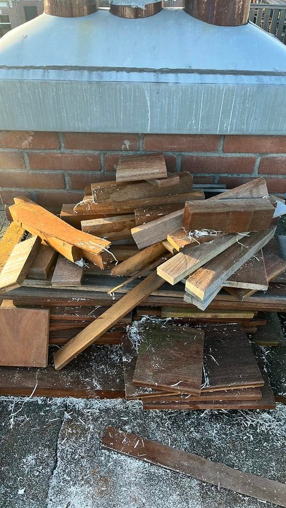 3 zakken met hout blokken planken gratis ophalen zsm, Ophalen, Overige houtsoorten, Minder dan 25 mm, Minder dan 200 cm