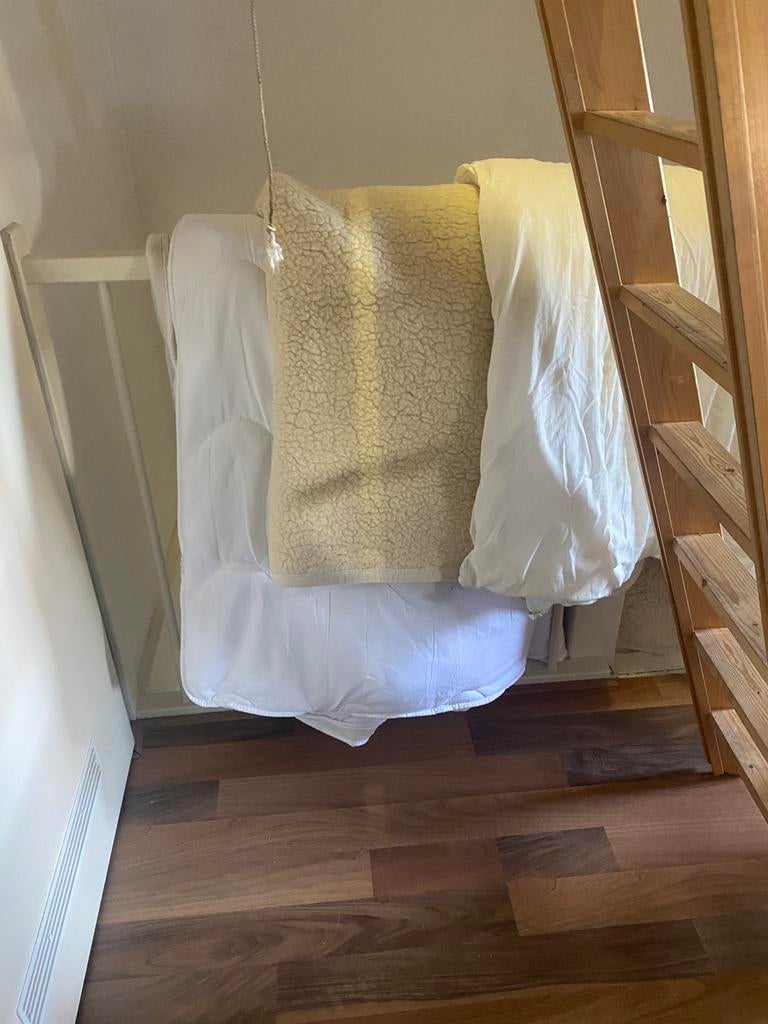 Diverse dekens en kussens gratis af te halen, Huis en Inrichting, Slaapkamer | Beddengoed, Ophalen, Gebruikt, Overige typen, Overige kleuren