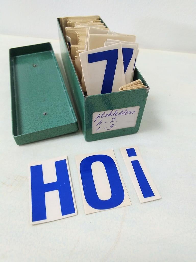 Metalen bakje met plakletters, Ophalen of Verzenden, Huis en Inrichting