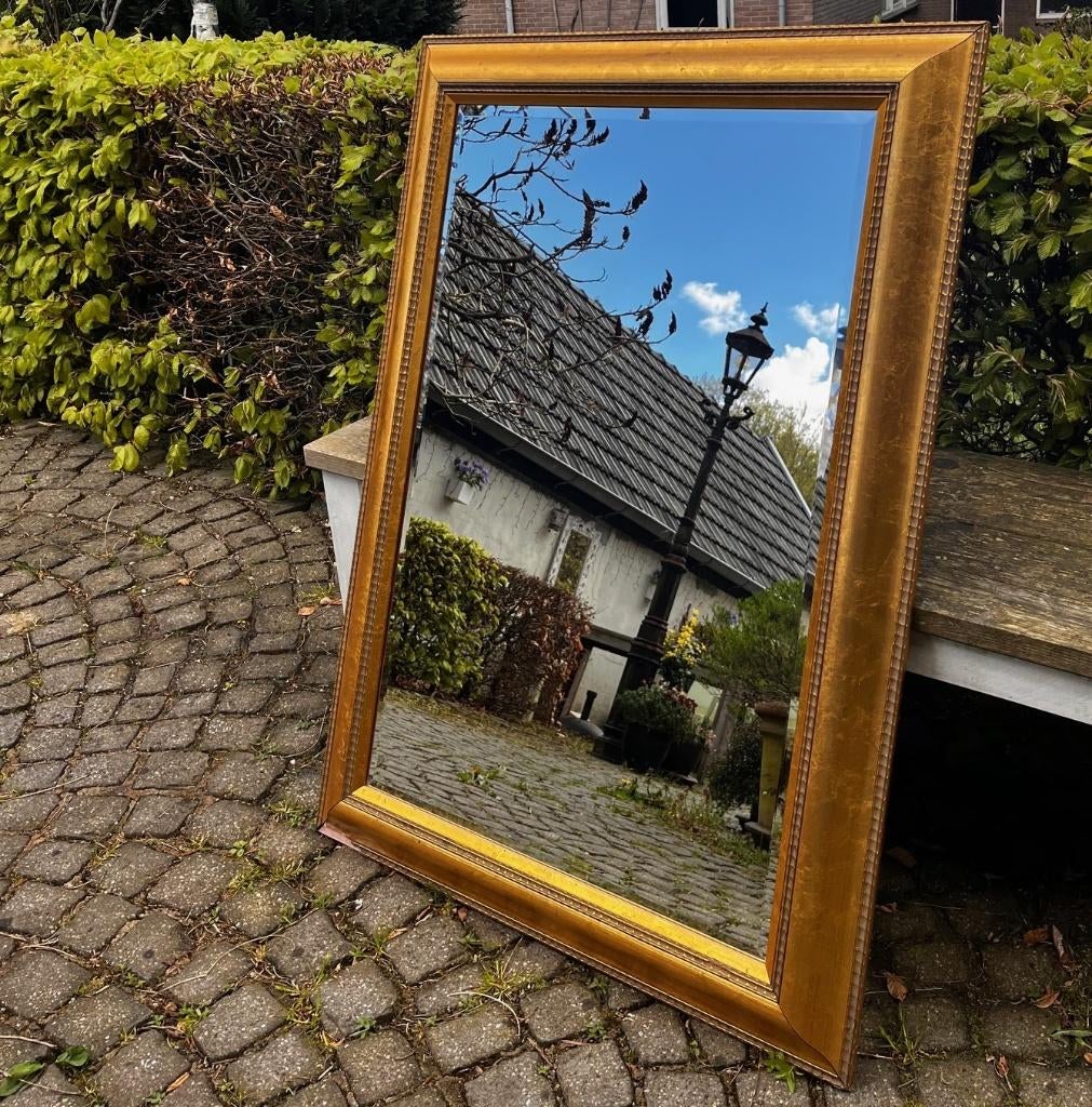 Grote spiegel met goudkleurige lijst. Glasmaat 60 cm x 90 cm, Huis en Inrichting, Woonaccessoires | Spiegels, Ophalen, Gebruikt