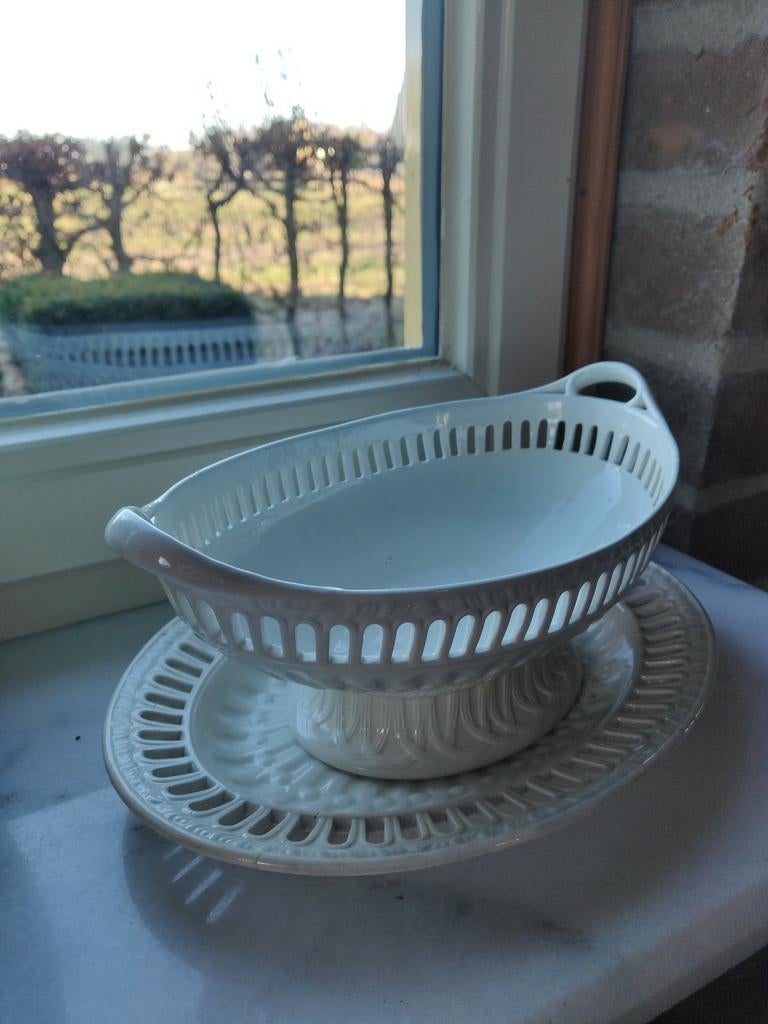 Wedgwood notenmand met onderschotel, Ophalen of Verzenden